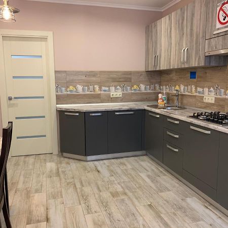 1 Комн Кв-Ра С Видом На Днепр В Новострое Tcherkassy Extérieur photo