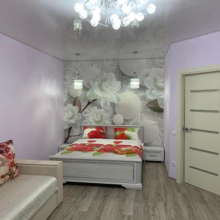 1 Комн Кв-Ра С Видом На Днепр В Новострое Tcherkassy Extérieur photo